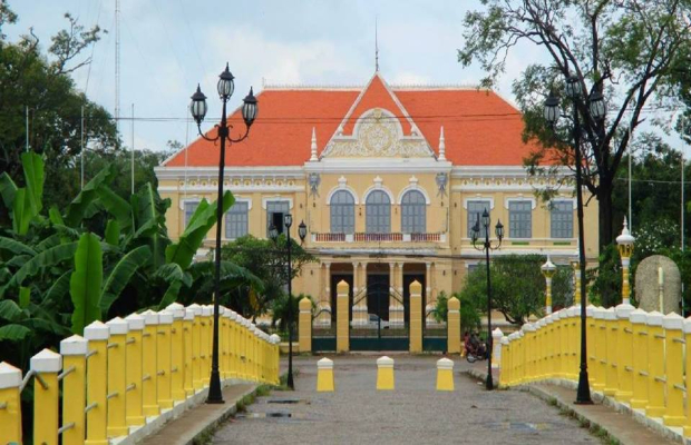 2-Day Battambang Adventure from Siem Reap to Phnom Penh